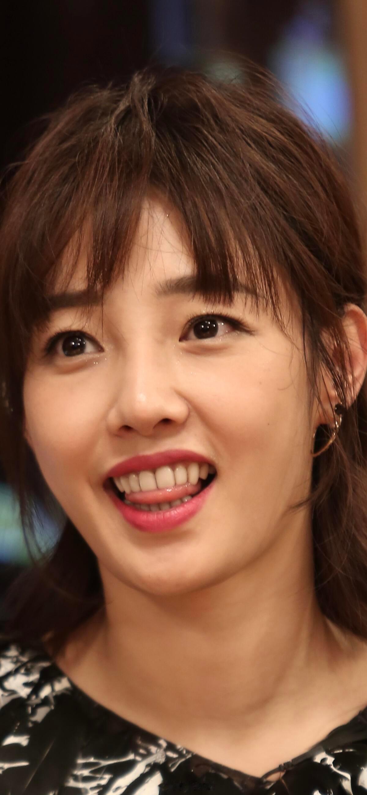 白百合早期还有点可爱哈，可惜出轨了……