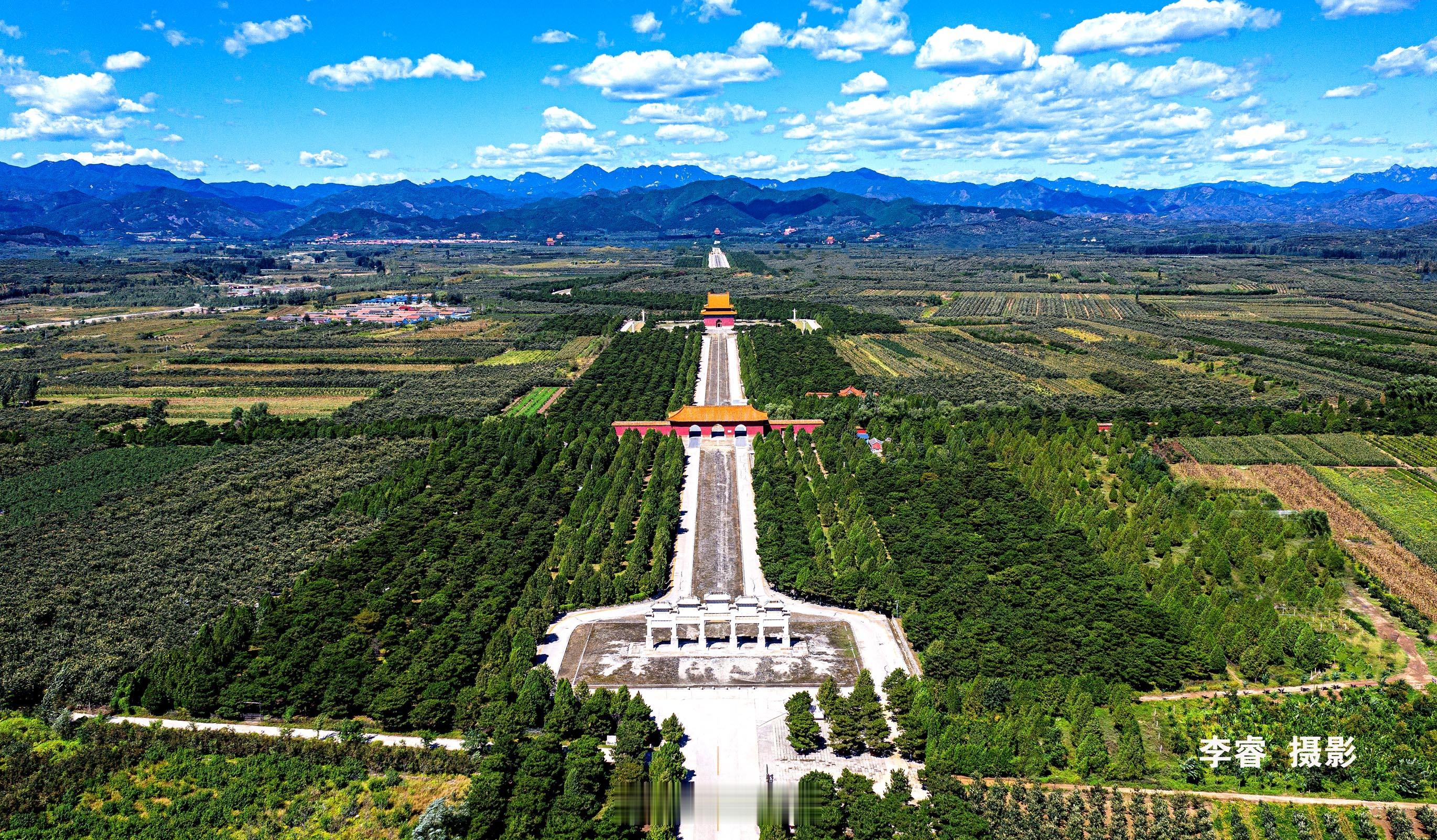 雍正八年八月二十六日，雍正帝向诸王大臣发出了一道上谕，全文如下：“数年以