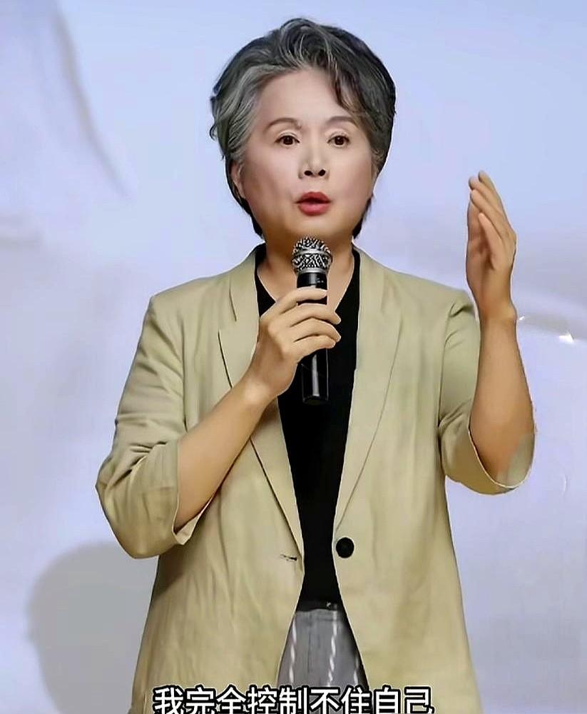 “要不换个演员吧。”霍建华当着全剧组的面，对14岁的杨紫说。整个片场瞬间安静