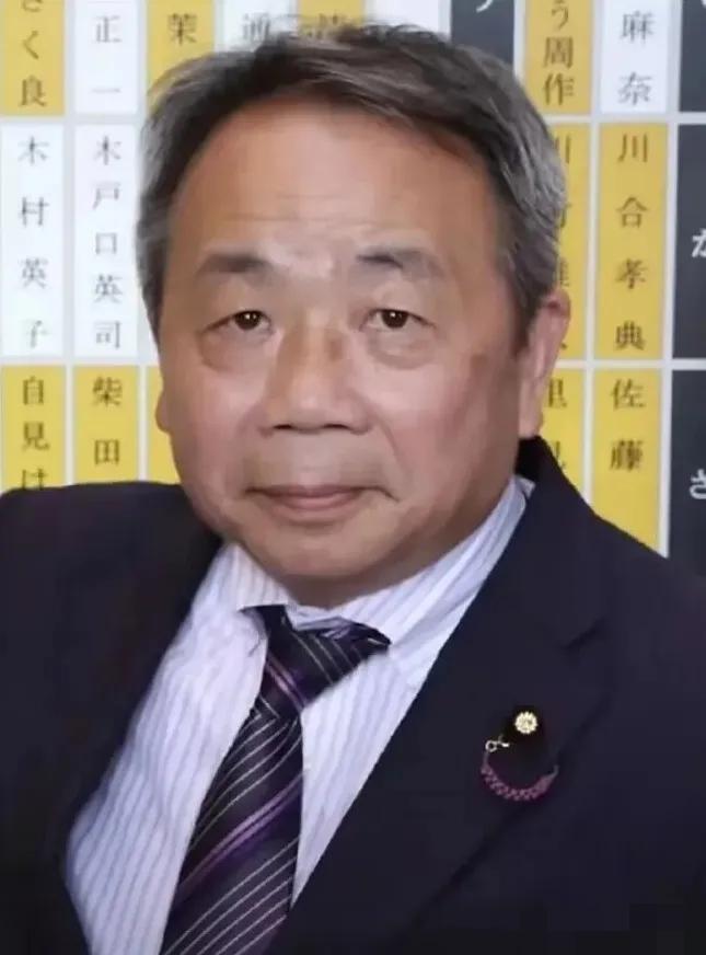 日本参议员石平今天（4月22日）表示：“今天上午，作为‘国会议员共同参拜靖国神社