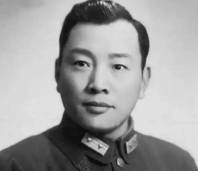 1949年，宋希濂被俘时，看了一眼率部追他的解放军团长，说：“你是军长还是师长？