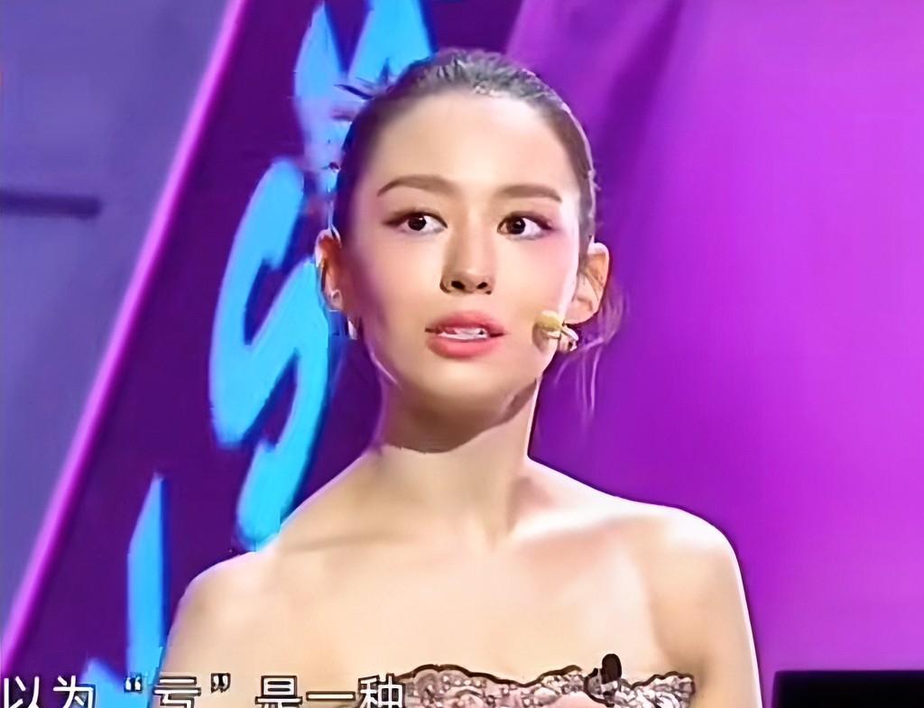 郎朗的妻子吉娜说：“我和郎朗结婚的时候，很多人都会说郎朗吃亏了，我当时中文不好，