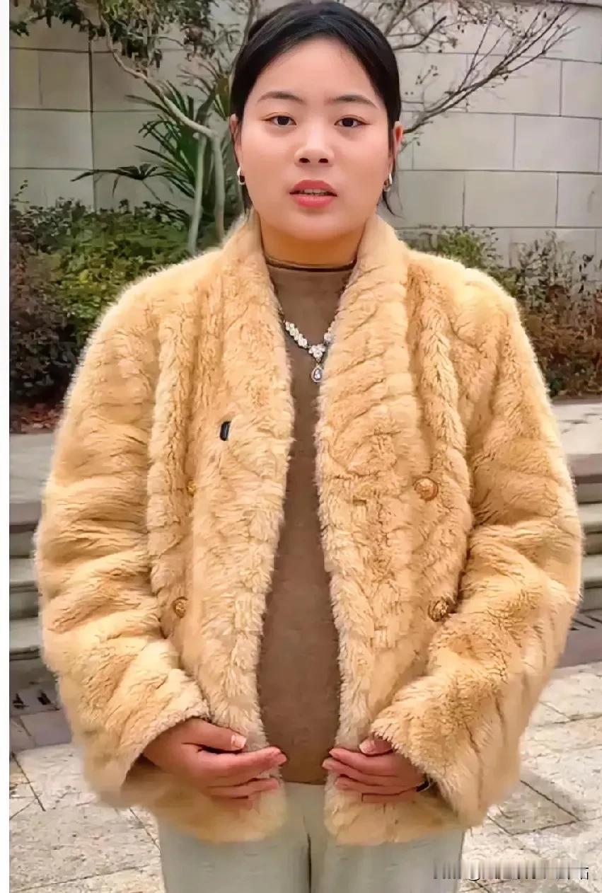 左右为难，女子怀孕三月后，丈夫意外离世，婆婆建议她嫁给小叔子，可娘家哥不同意，怕