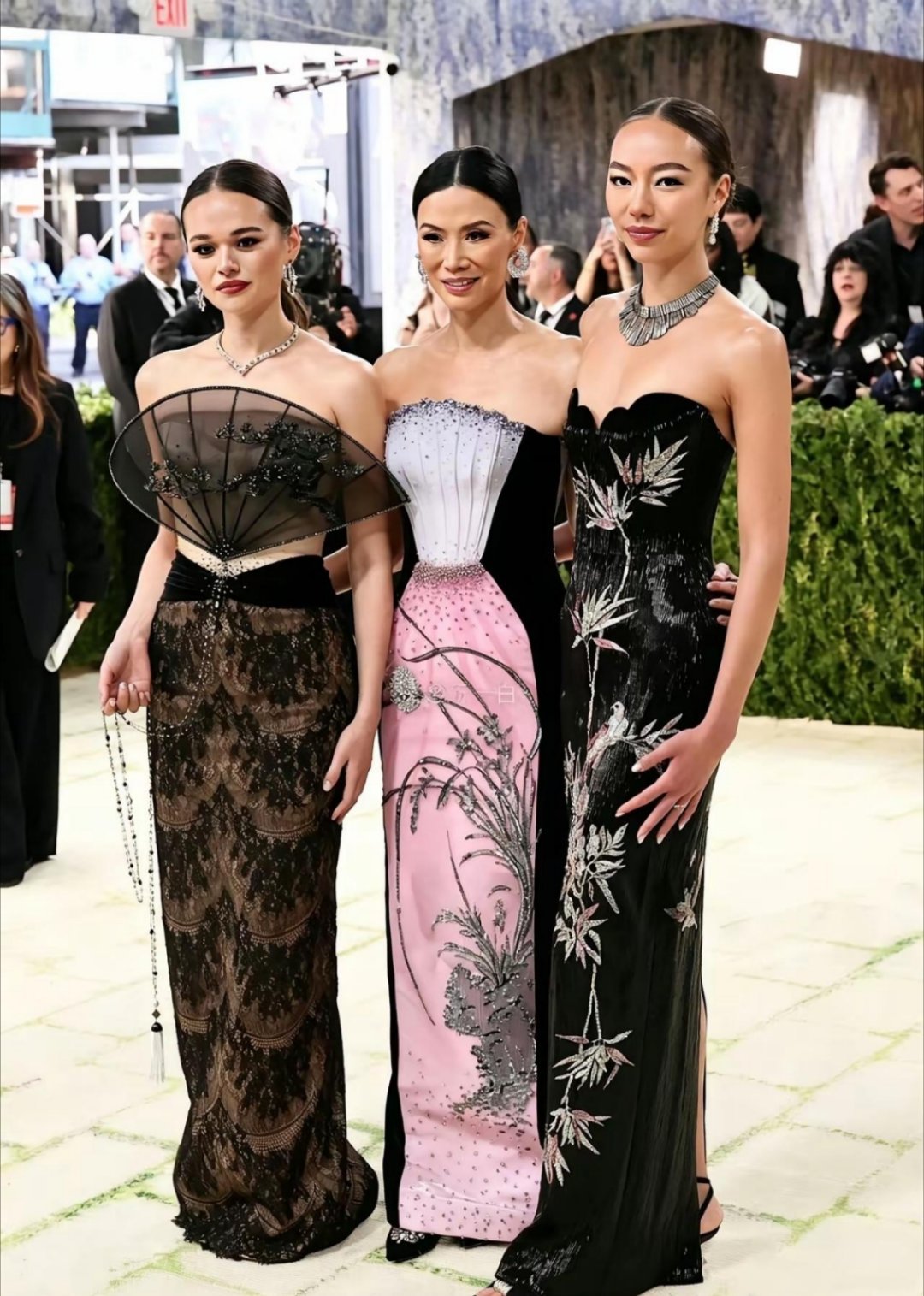邓文迪母女三人现身Metgala！女儿都瘦了好多，气质大蜕变一年一度Metgal