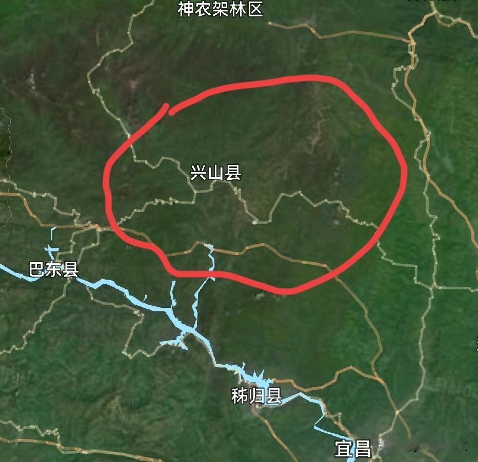 作为神农架的邻居，兴山县可谓不折不扣的山区小城。但论交通方便，即便是长江边上的秭