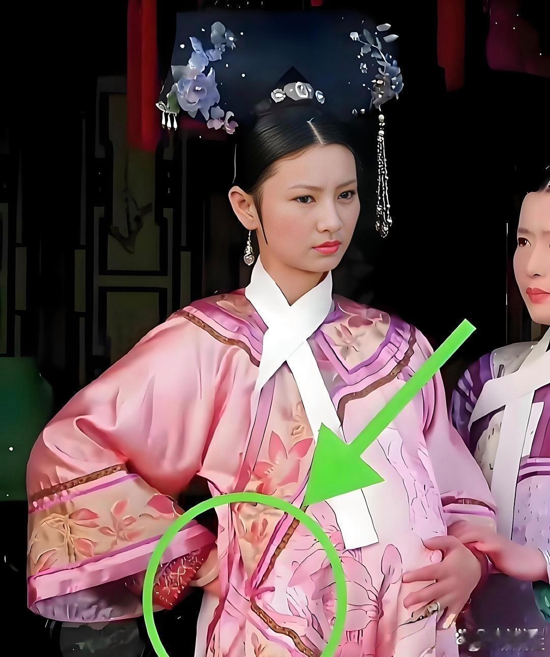甄嬛传眉姐姐这里没人发现吗？细节真到位~
