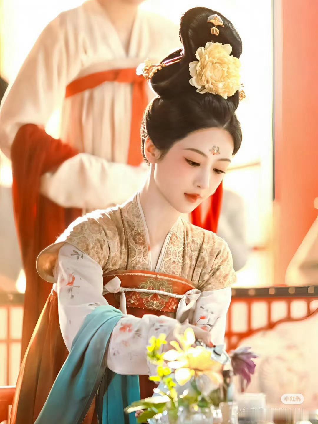 今年第一爆是哪部剧那必然是国色芳华吧，平台史冠啊，还是断层那种，连咪咕平台都有了