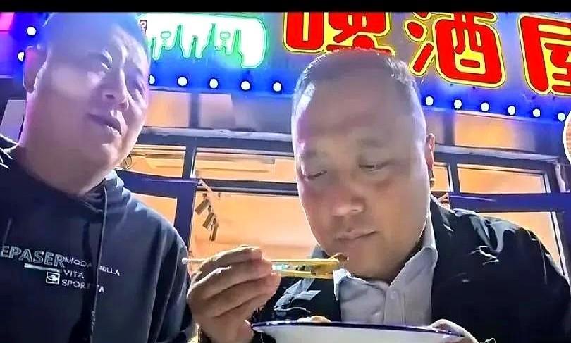 “临沂5虎”纷纷开始“二次创业”，令人瞩目！随着大刘蛋糕店开张，3个孩子的大Y