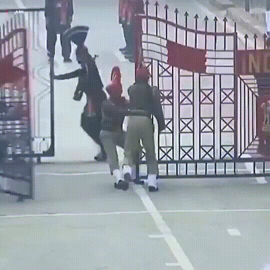 【印巴冲突有可能会戛然而止】据报道，印度国家安全顾问多瓦尔与王毅外长通话，向中国