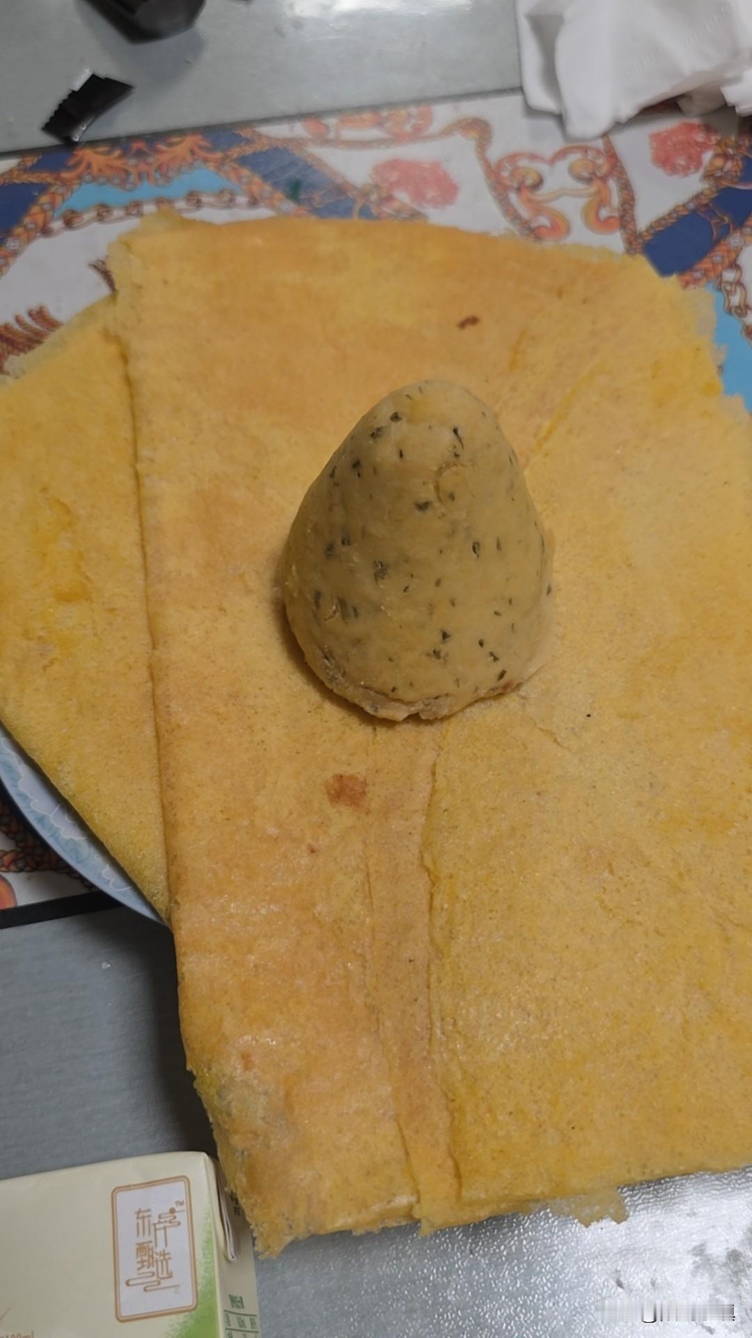 中午想到一个问题：五十年前如果不走出村子，在那里成家立业，娶妻生子，老婆孩子热炕