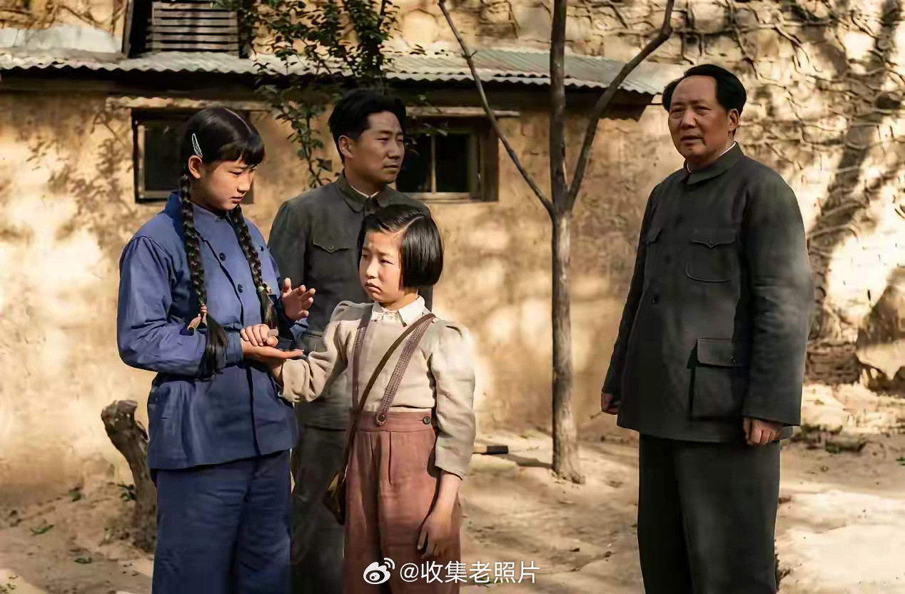 上世纪，难得与家人在一起的伟人。在儿女面前，老人家卸下所有锋芒，温润谦和、温柔慈
