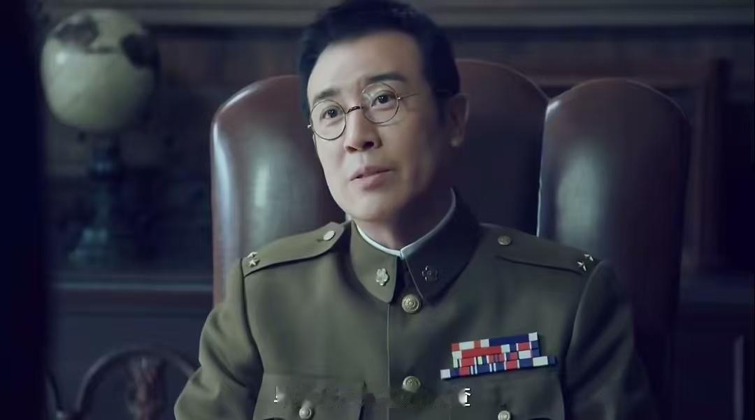 谷正文奉命调查吴石，戴着眼镜的吴次长端坐在办公桌后面，不怒自威。只是轻轻地说了句