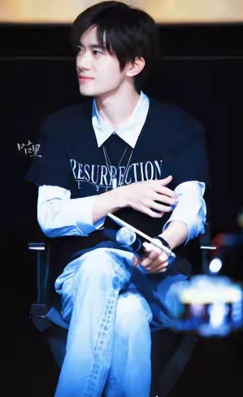 易烊千玺的《狂野时代》正在影院上映，主演舒淇说，她记得最深刻的一幕是，她第一天进