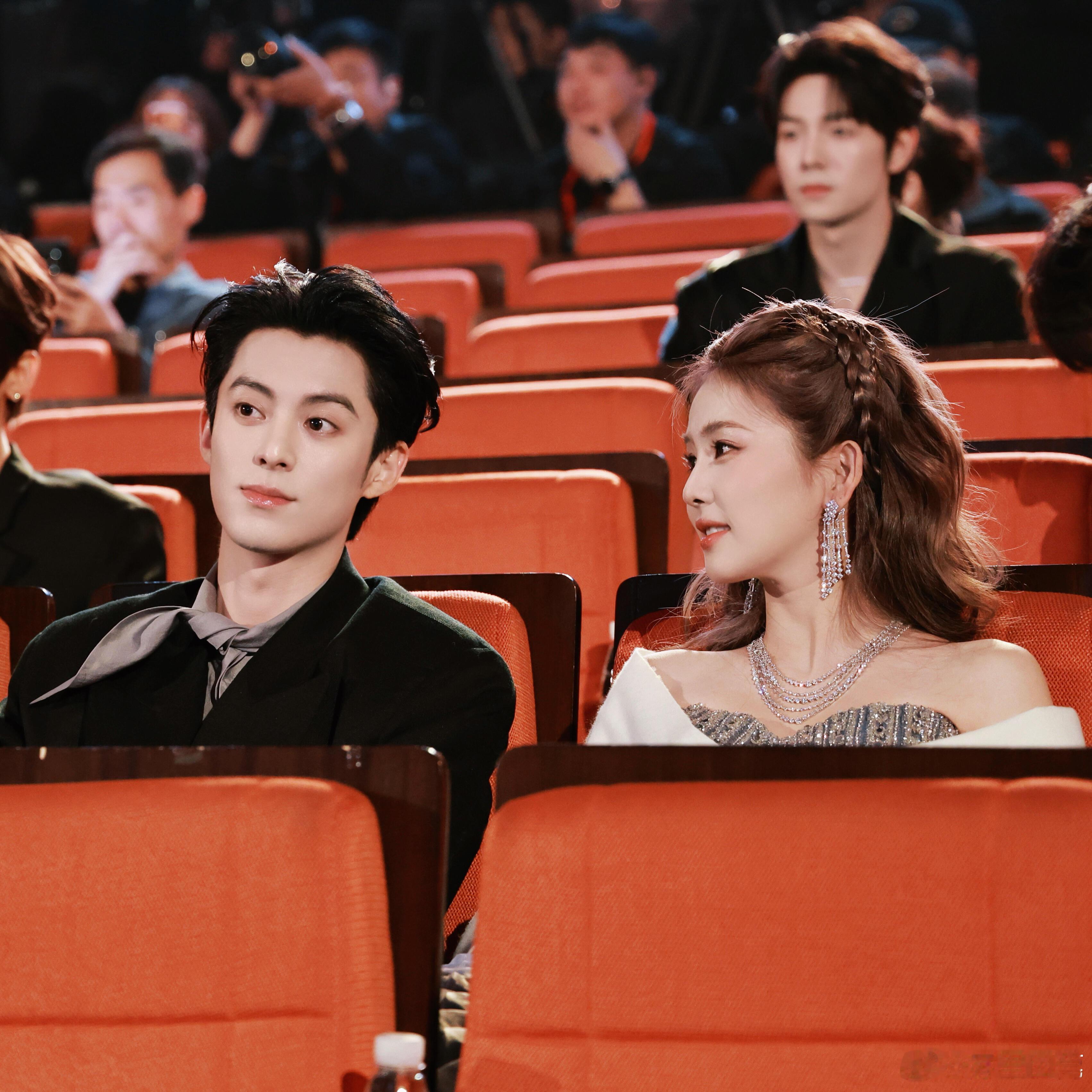 白鹿王鹤棣同框真的很养眼​​​