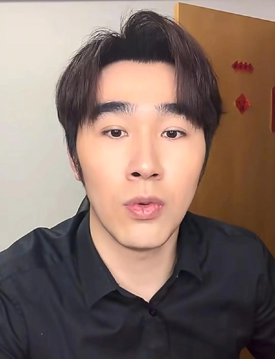 小石头重庆冠军赛退赛了！一石激起千层浪，他跟他的怨种哥哥楚钦一样，只要输球，就得