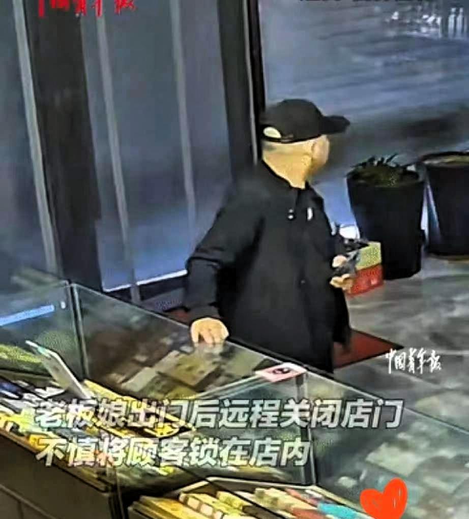 “笑不活了！”吉林，一位大哥进店买烟，店里空无一人，他大喊：“有人吗？”哪料，这