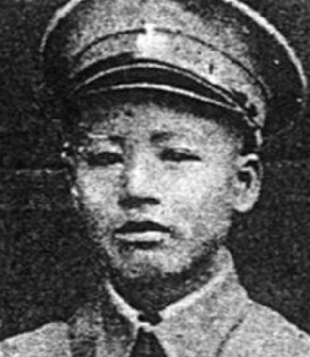 1939年的一个清晨，八路军129师副师长徐向前推开窗，发现窗台上躺着一封信。拆