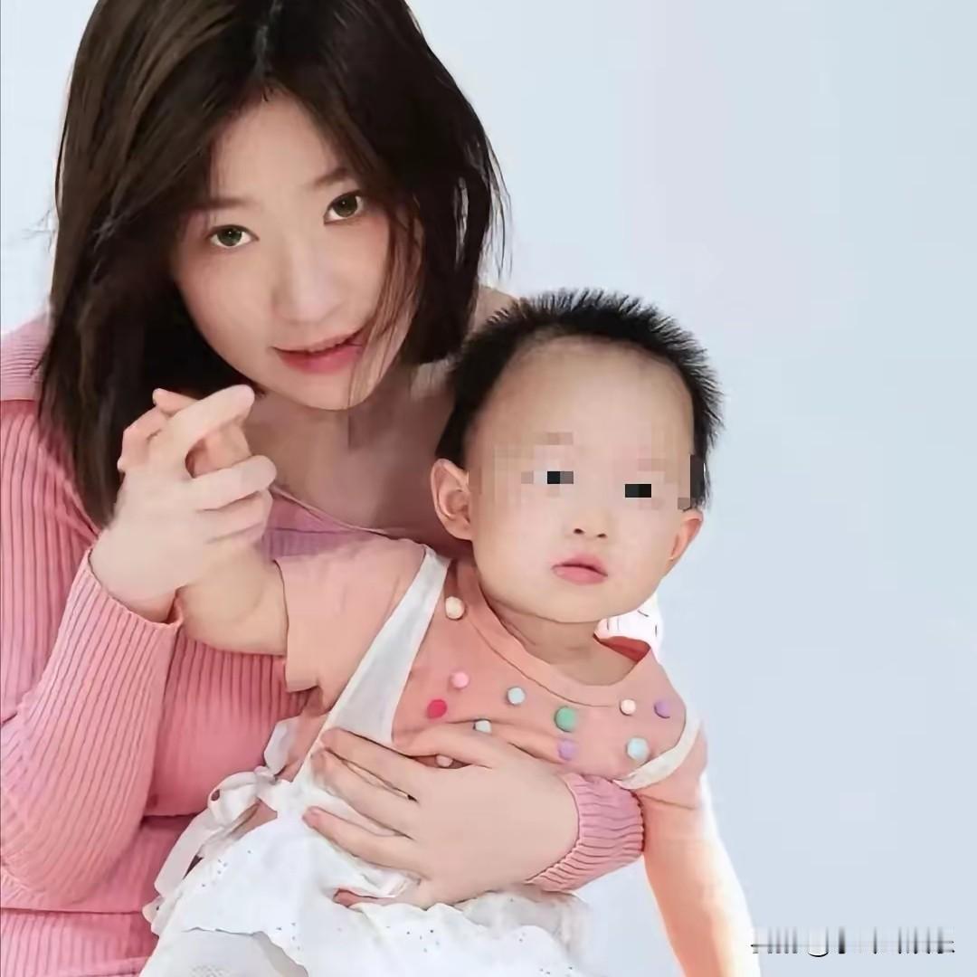 黄一鸣官宣恋爱了她给单亲带娃的姐妹提了个醒她说自己本不是非要谈恋爱的人，