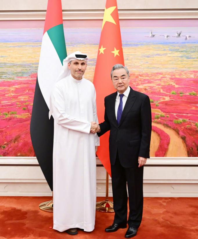 中国和阿联酋谈妥了！4月13号这场会见，藏着太多务实干货。4月13号这一天，