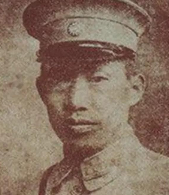 1926年，周西成掌握贵州军政大权后，提拔妹夫毛光翔为副军长。师长王家烈很不满，