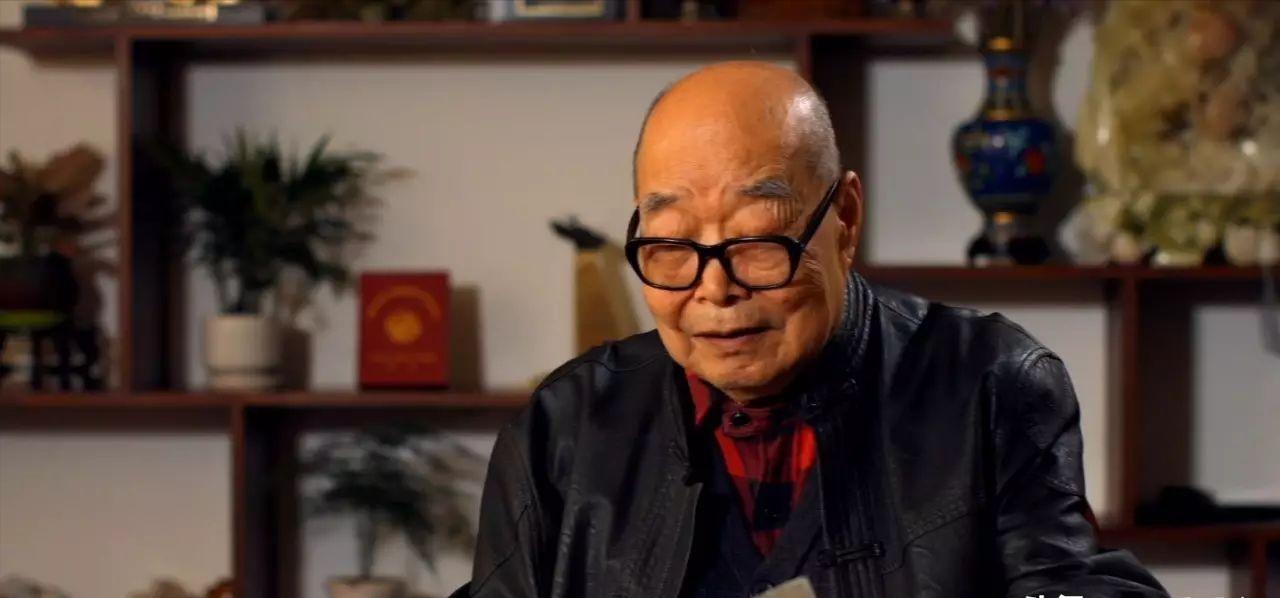 1953年秋末的陕西子洲县，尘土飞扬的官道上，赶车老汉勒住缰绳。刚从朝鲜战场