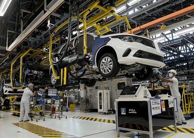 美国正走苏联、明清老路？这“绝症”真要了超级大国的命！历史上超级大国垮台从