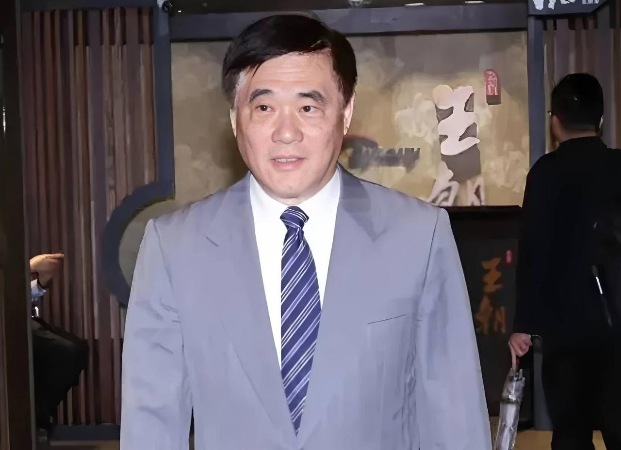 逃将郝龙斌缺席辩论，竟为卓伯源闹场鸣不平？这是有多么厚颜和强大的内心才能如此自我