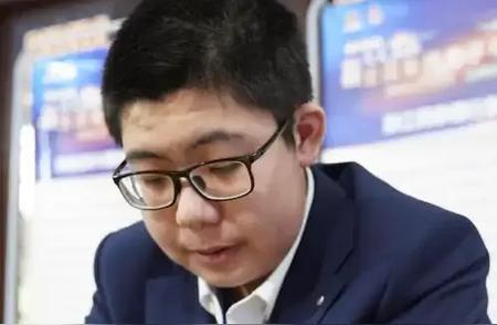 高新高港杯尹昇逆转刘柏宏夺冠，05后小将加赛绝杀，00后棋手挑起大梁6月