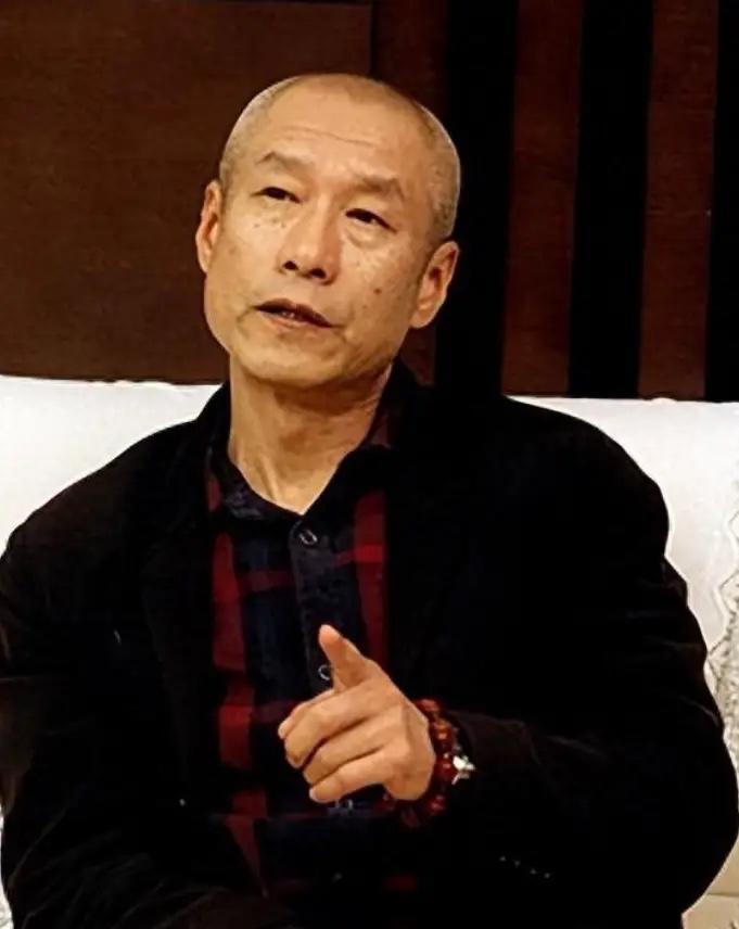 68岁国家一级演员刘佩琦，把哥哥留下的16岁侄子刘伟接到北京养了二十年，花掉约3