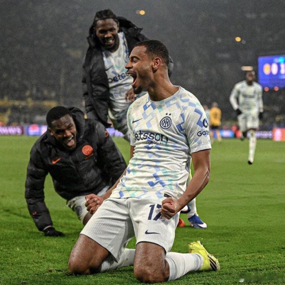 今天给小国际点赞👍啃下了一块硬骨头👏欧冠热点现场迪马尔科本赛季目前为止表现