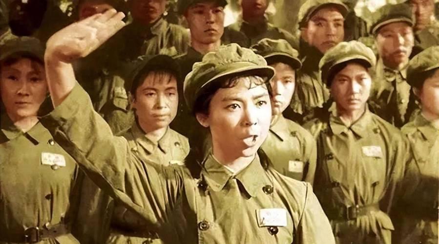 上甘岭上唯一女战士，秦基伟给她当马夫，每天不捐款睡不着觉！1964年，由长春