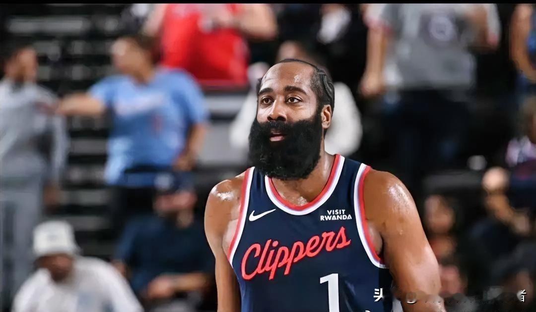 同样是打了17场比赛！！！马克西：目前总共得到548分。米切尔：目前总共