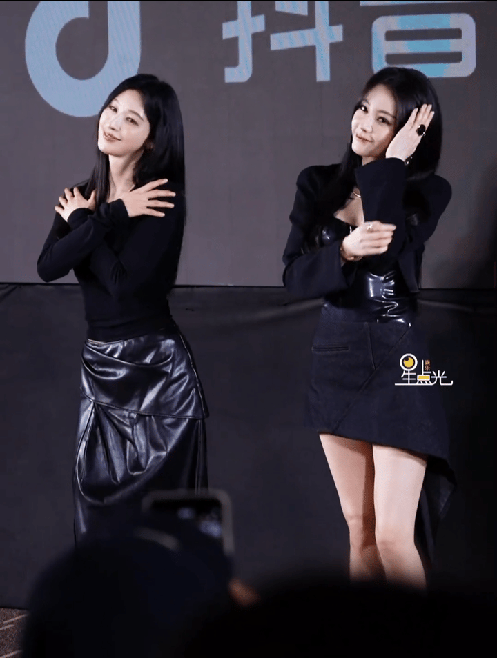 我是真的很好奇追星眼里的明星到底是啥样就这几个动作“啊热巴老公…”我