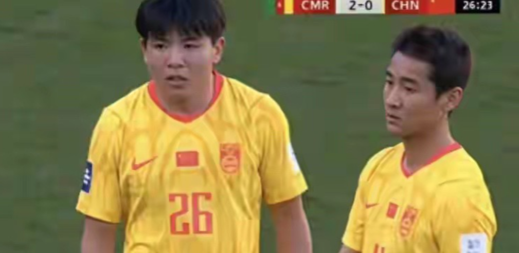 国足首次踢喀麦隆，让国足意识到，球员缺的不只是技术，还有身体！这么多年，国足比