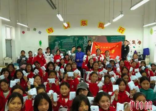 “正常的生理需求，没什么好羞耻的！”一位支教的女大学生在偏远山区发现，班上女生总