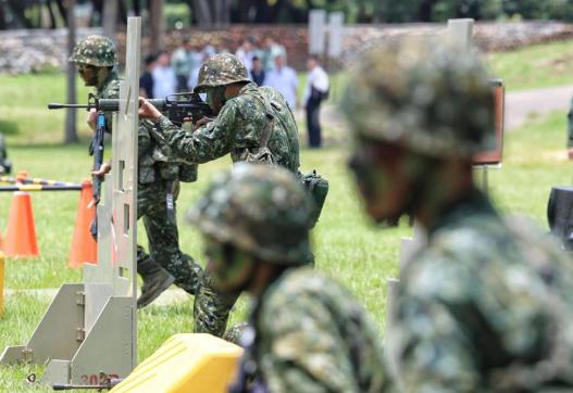 【胡文琦：台军陆军八军团应说清楚讲明白】魔鬼就藏在细节里。媒体报导，台军陆军八