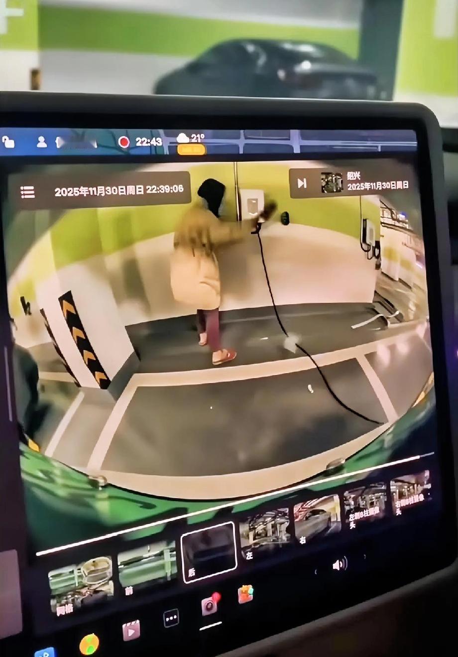 一般人真不敢这么干啊!看来有时候知识真的是能让人保持清醒。一个女子在地下车库