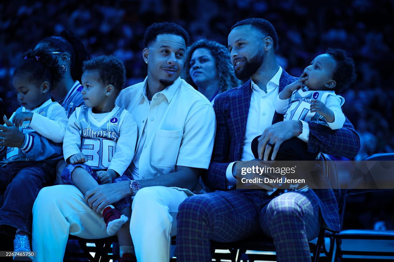 库里一回来，那就是降维打击，直接吊打雷霆、马刺没毛病！库里一上场，空间直接拉满，