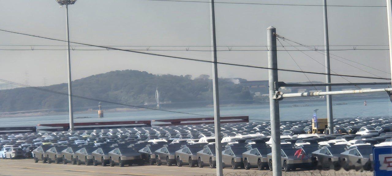 Cybertruck批量抵达韩国准备交付，在韩国市场售价1.45亿-1.6亿韩元