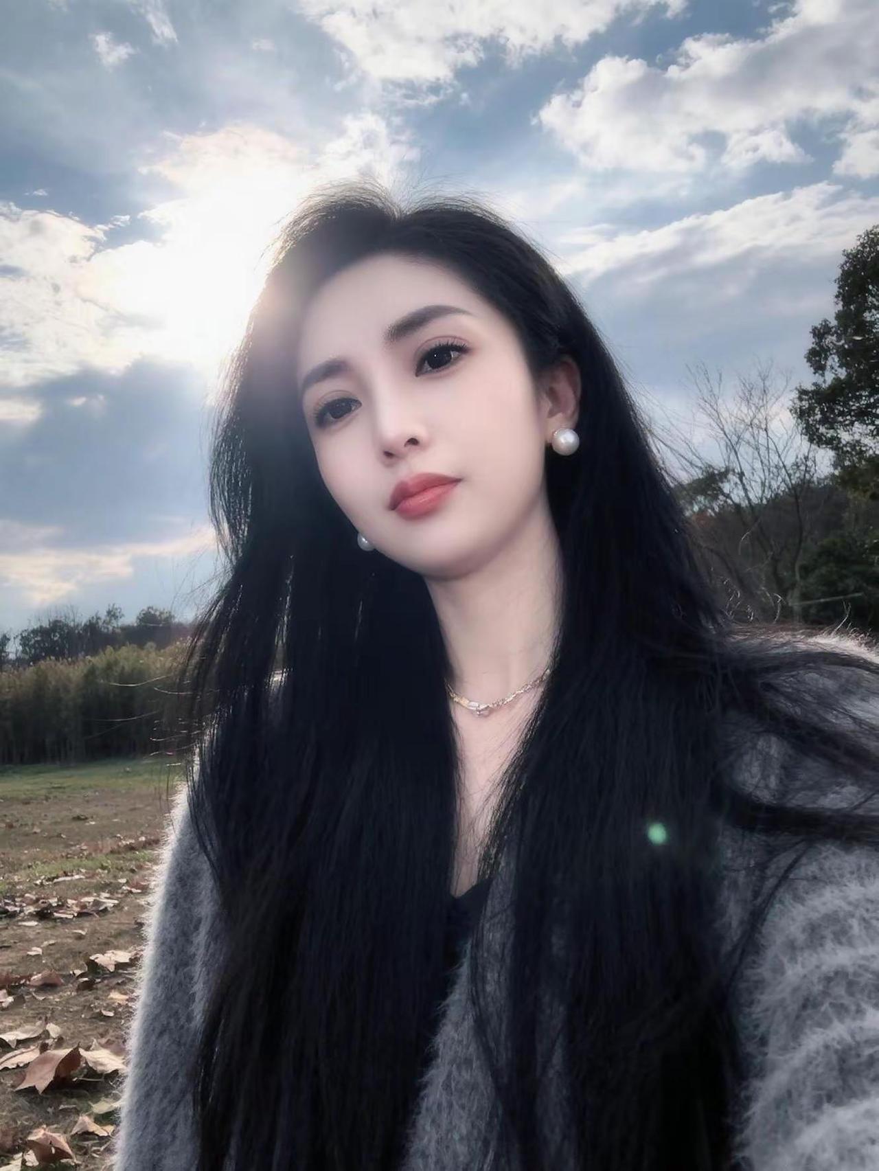 你以为成功是赚很多钱。其实，成功是内心的安宁和平和——李尚龙