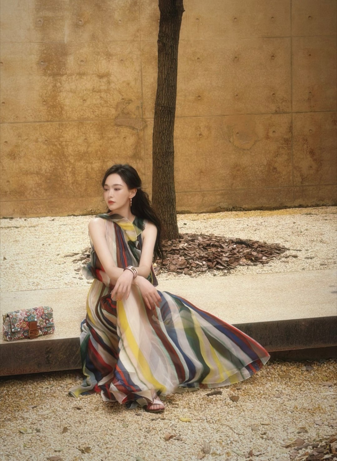 这件衣服根本搜不到诶不会又是