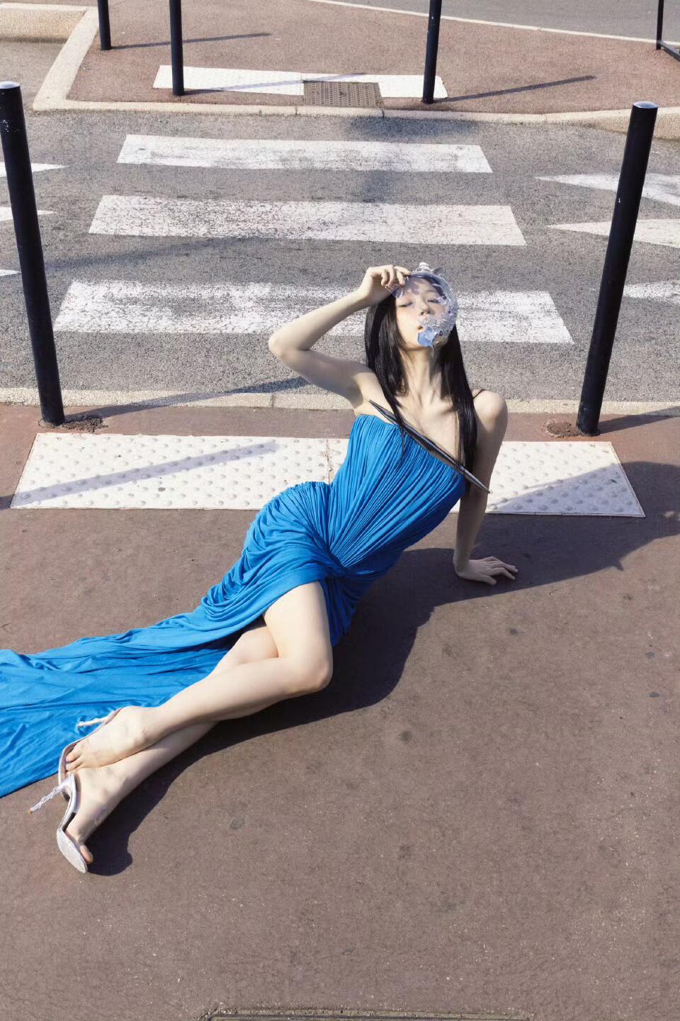 虞书欣工作室你终于有审美了虞书欣工作室审美真的在线了！这组图质感好高级，小室值