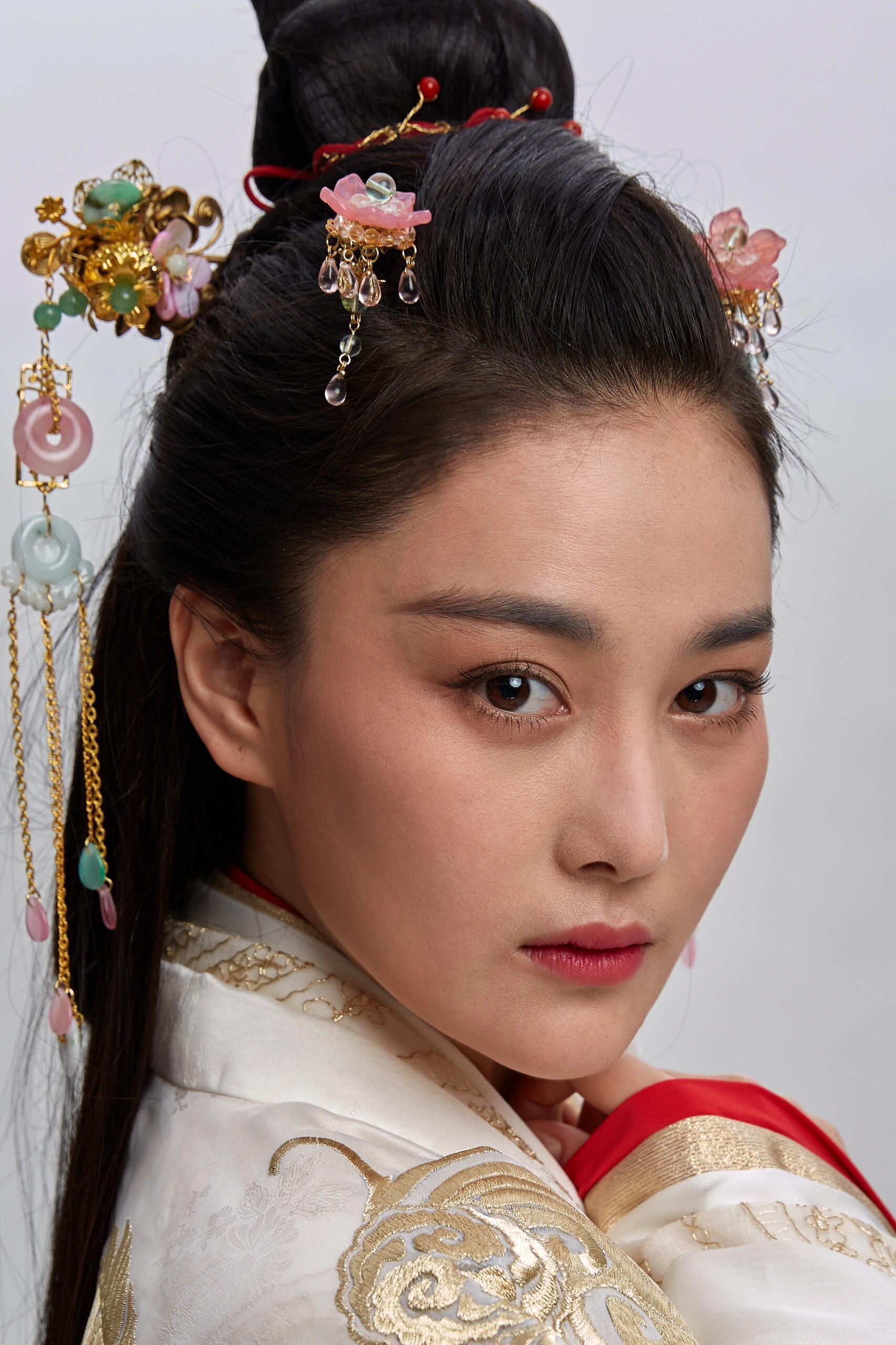 张馨予这个鼻子是妈生鼻吧？​​​