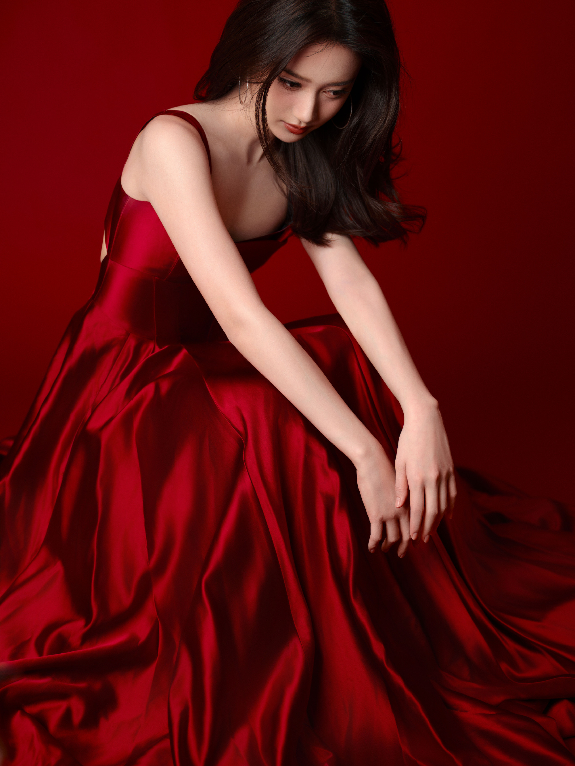 夏梦：火红热烈，是少女的穿搭味道。夏梦