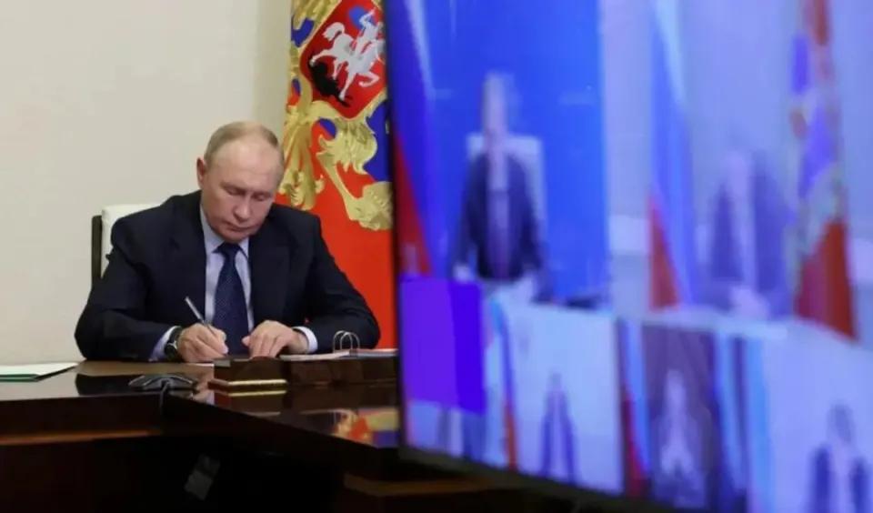 美国和俄罗斯打仗，风格不一样，战略定位也不同。美国人想拿下一个国家，采取斩首行动