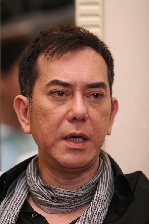 黄秋生在台湾省混不下去，做节目高喊：我祖宗是欧洲英国人！结果台湾省也不惯着黄秋生