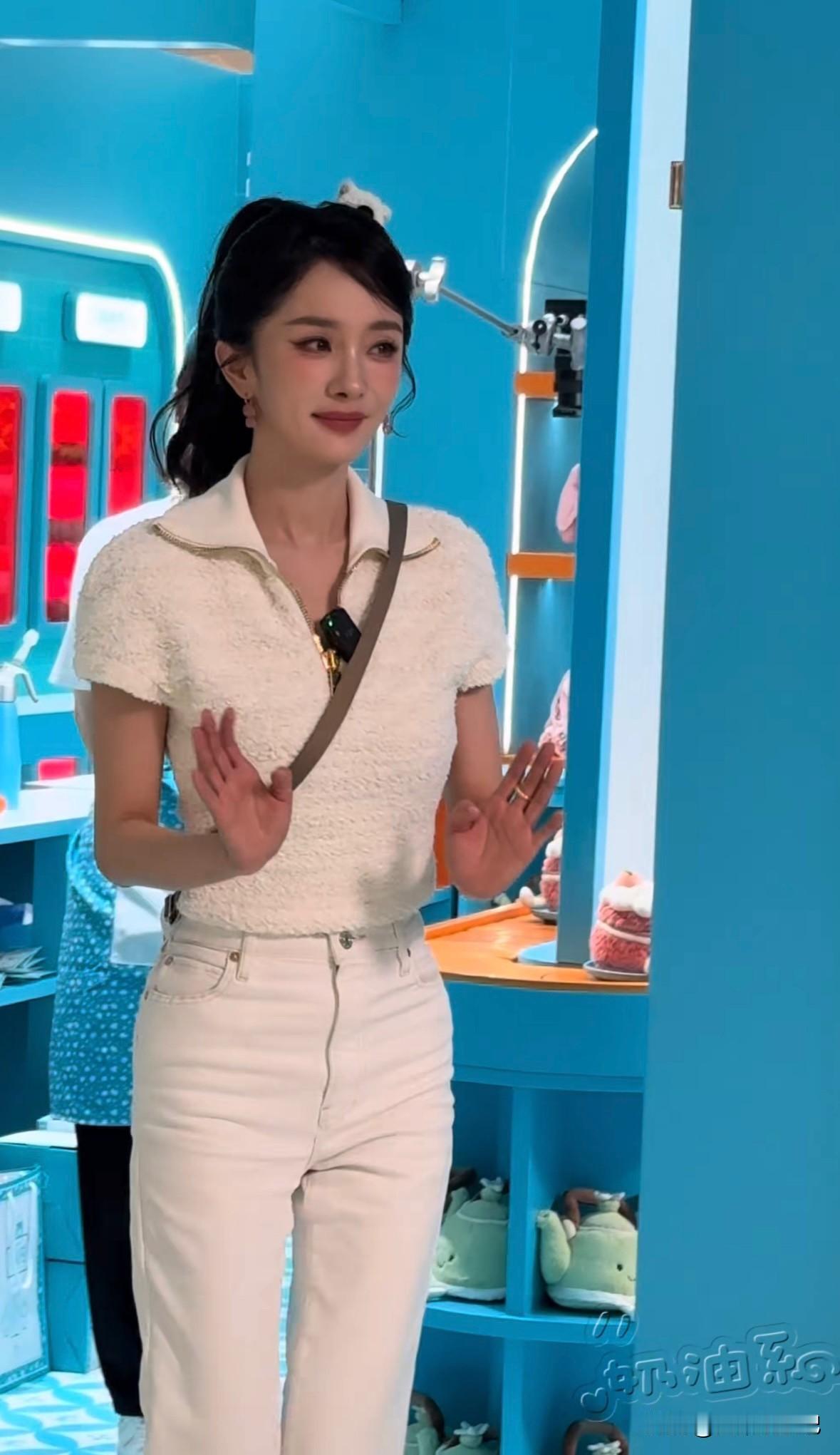 你告诉我这是40岁的杨幂！