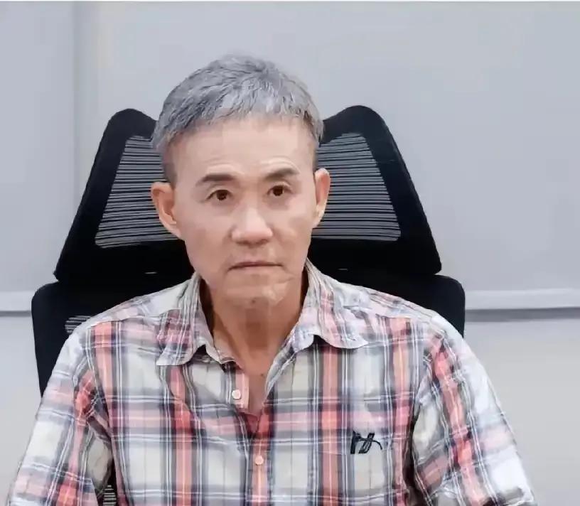 王石离婚十年，原配捐了1000万当年一句“想找个一起看世界的人”，把30年