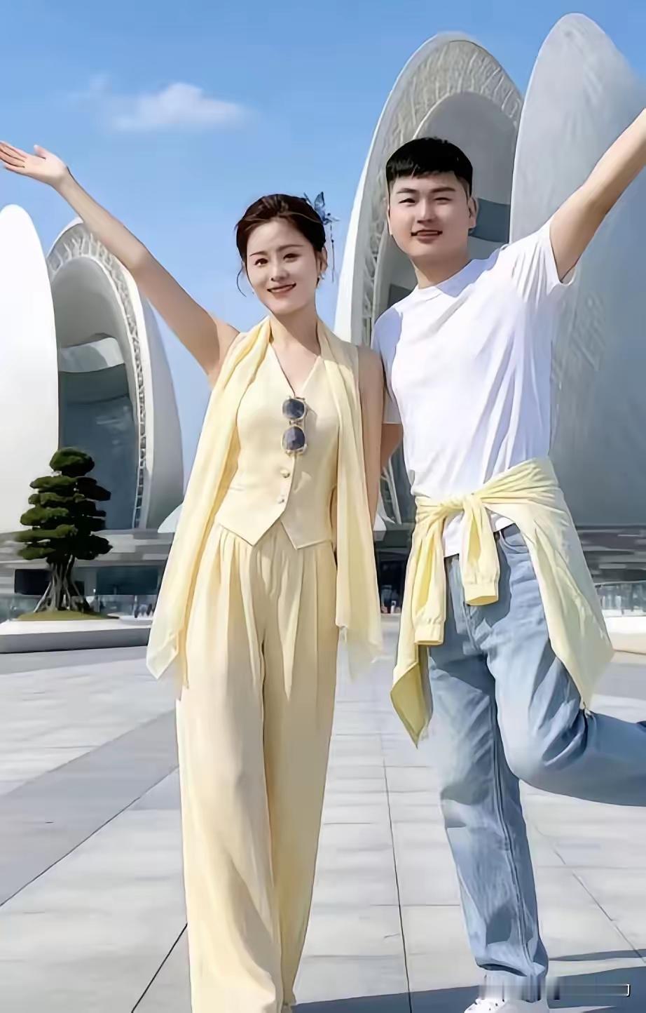 大衣哥的一双儿女都找到了良人