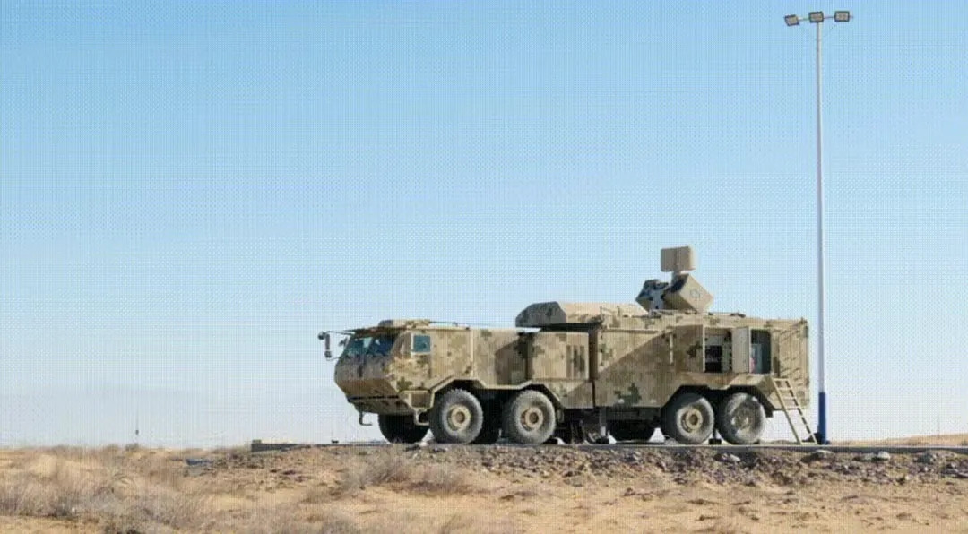 一击必杀！中国新型激光武器系统首曝实弹射击画面